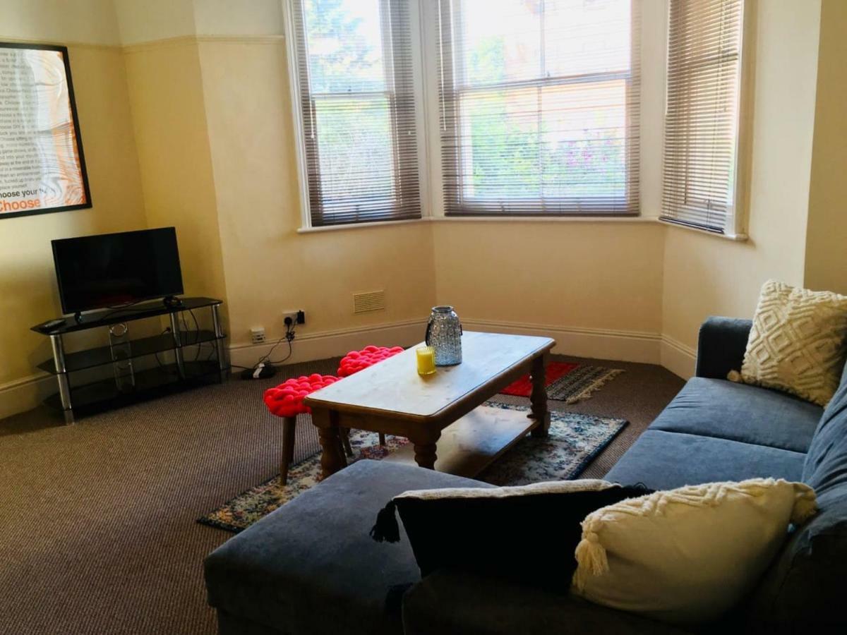 Spacious Apartment In The Heart Of St Leonards Newport Beach Exterior foto